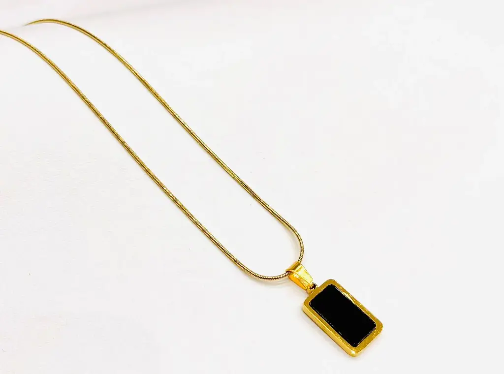 Onyx Pendant Locket HRT003