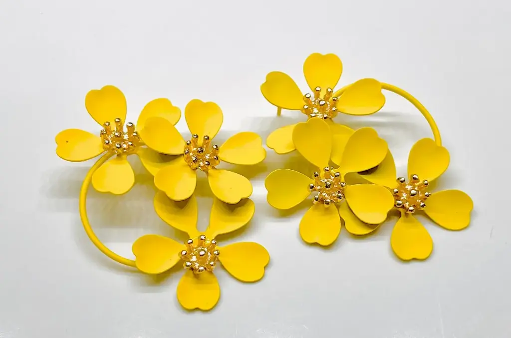 Stylish Flower Earrings ERN003