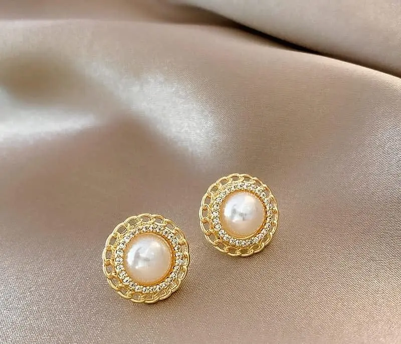 Pearl Round Tops Pair ERN003